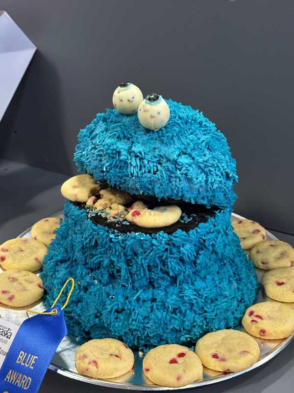 Cookie Monster cake